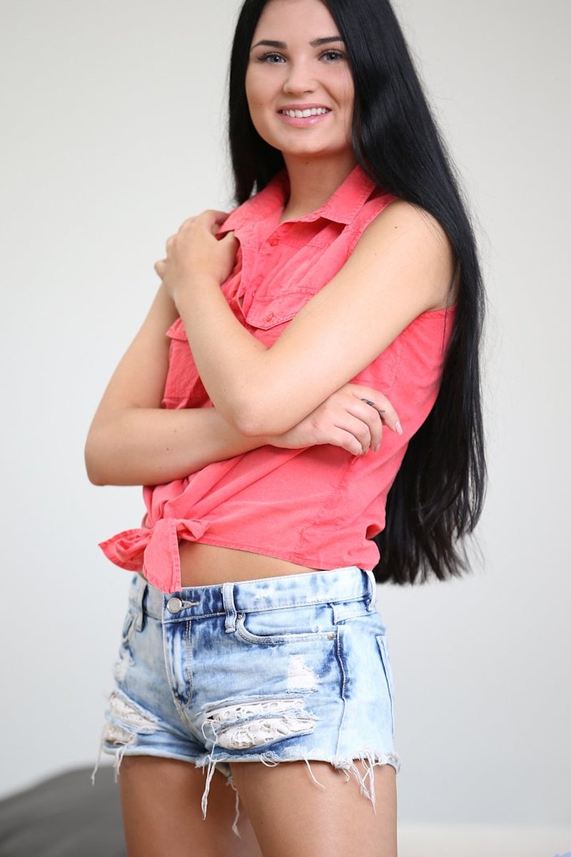 Хани, 20 лет, 4 размер груди